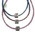 Om Kubus Armband